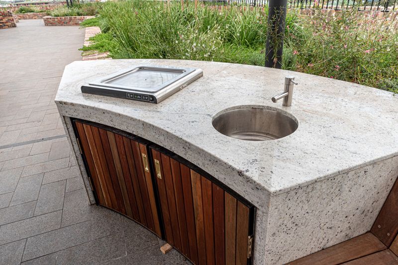 Outdoor Kitchen Sink & Faucet