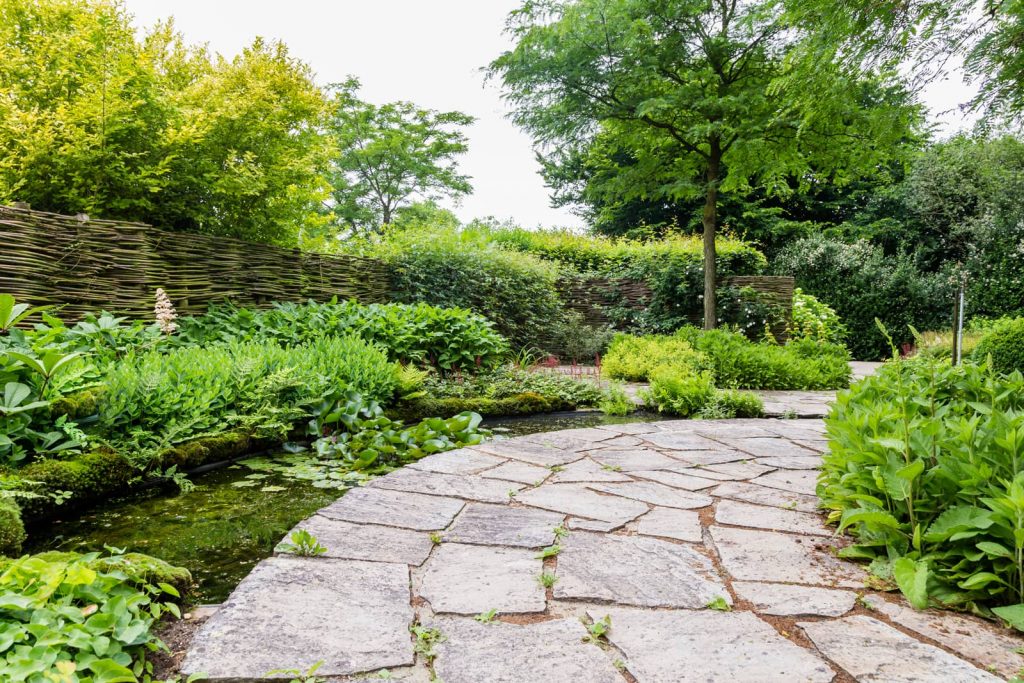 Flagstone Landscaping Ideas