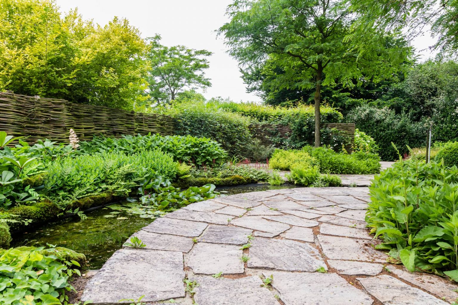 Flagstone Landscaping Ideas - What is Flagstone?
