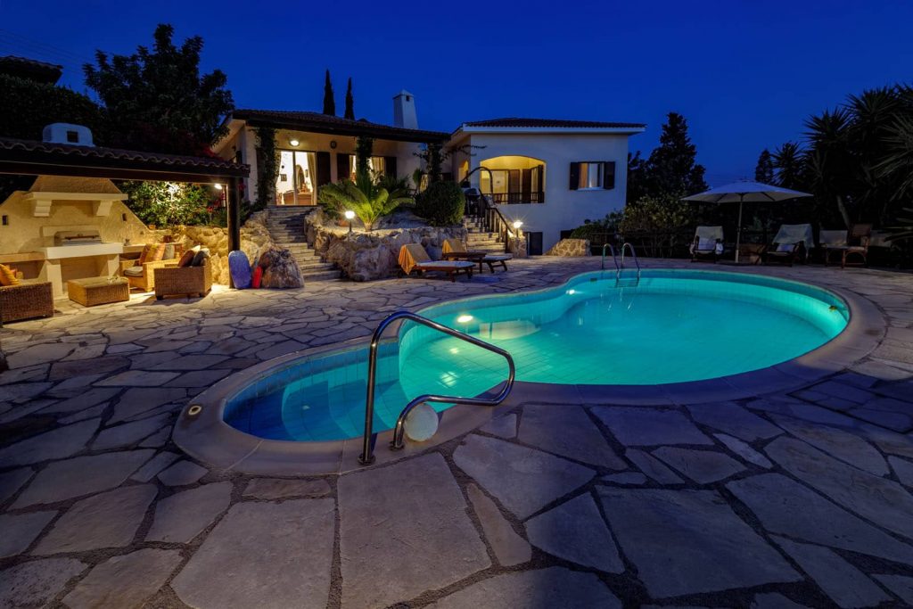 Landscape Lighting Ideas for Pools